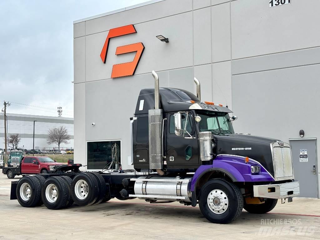 Western Star 4900 Vetopöytäautot