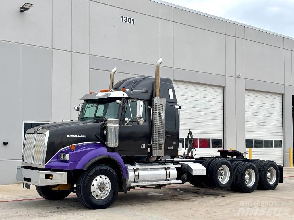 Western Star 4900 Vetopöytäautot