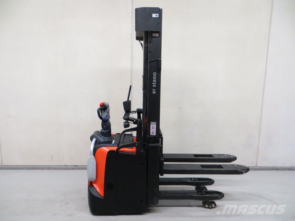 BT SPE140L Ajettavat pinoamisvaunut