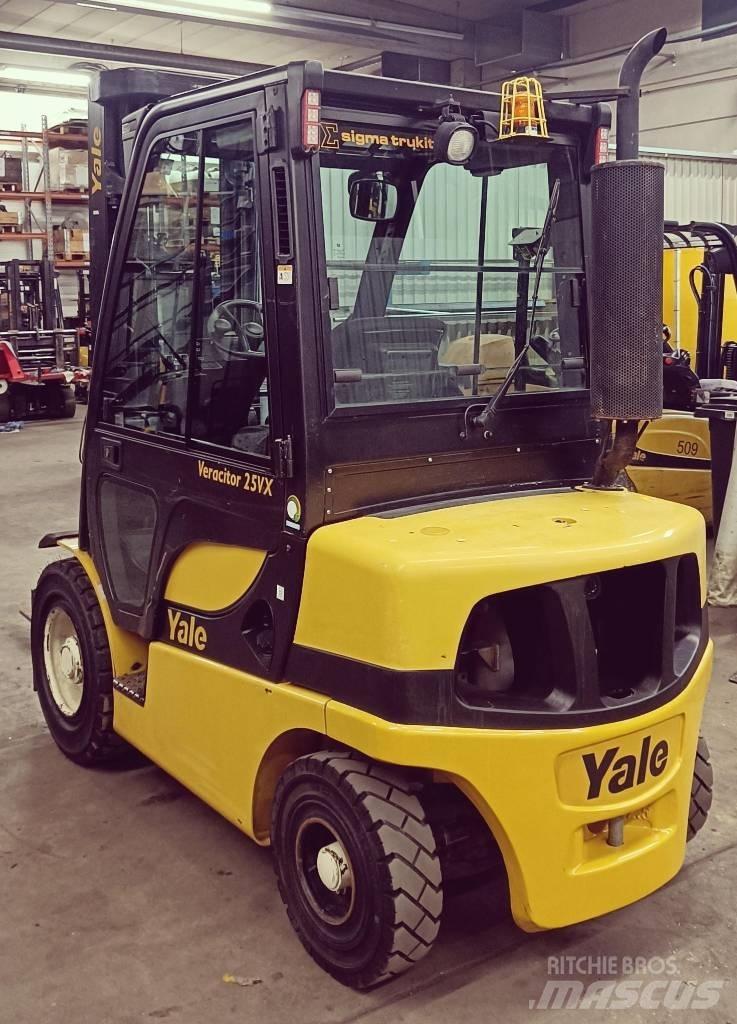 Yale GDP25VX Dieseltrukit
