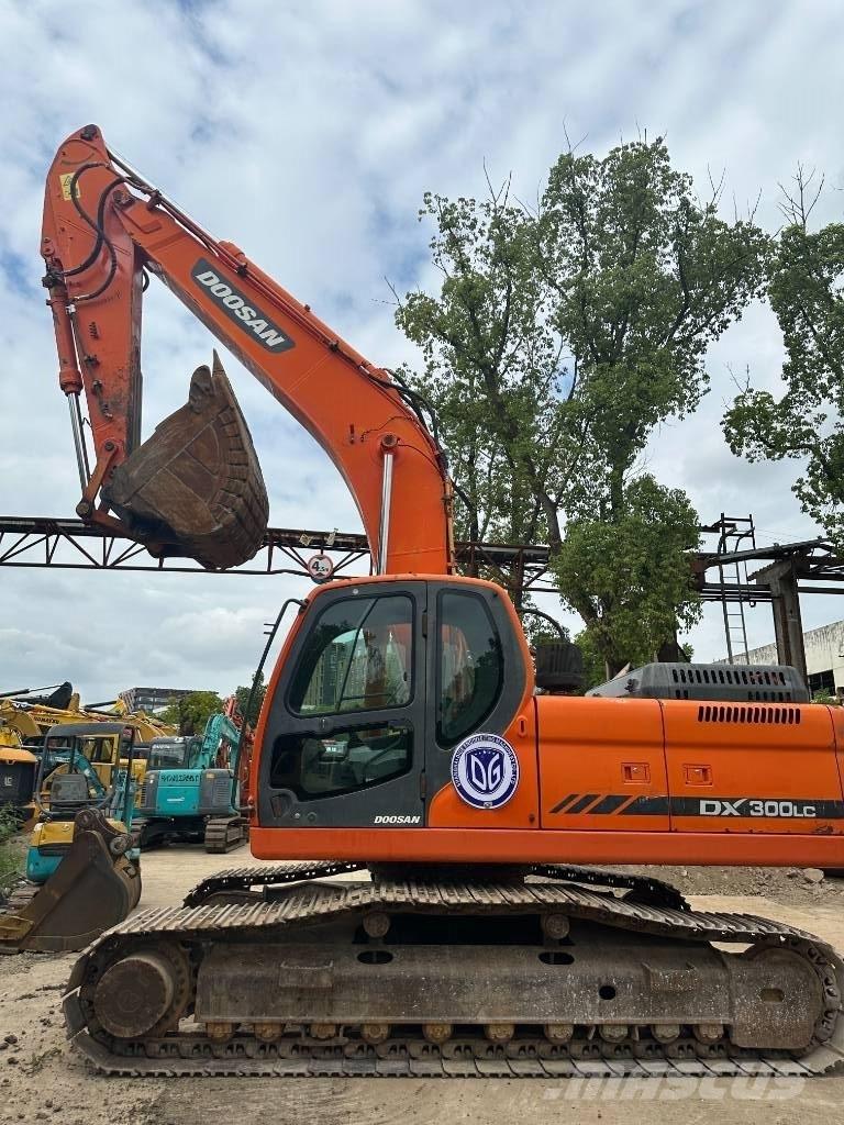 Doosan DX300 Telakaivukoneet