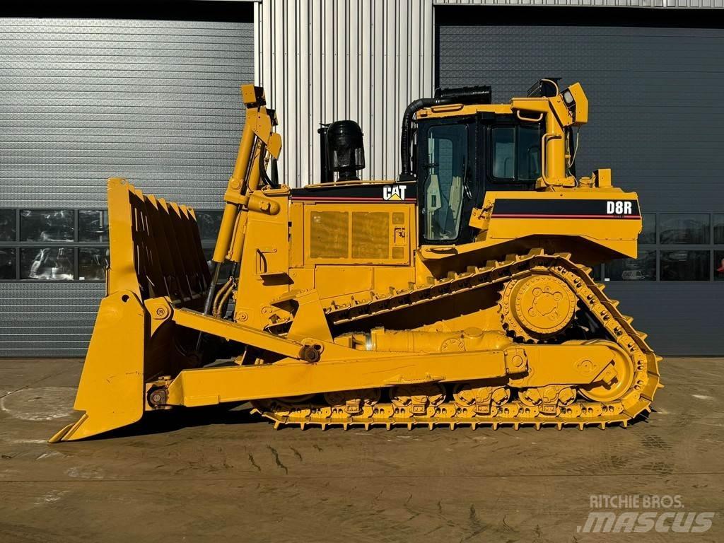CAT D8R Telaketjupuskutraktorit