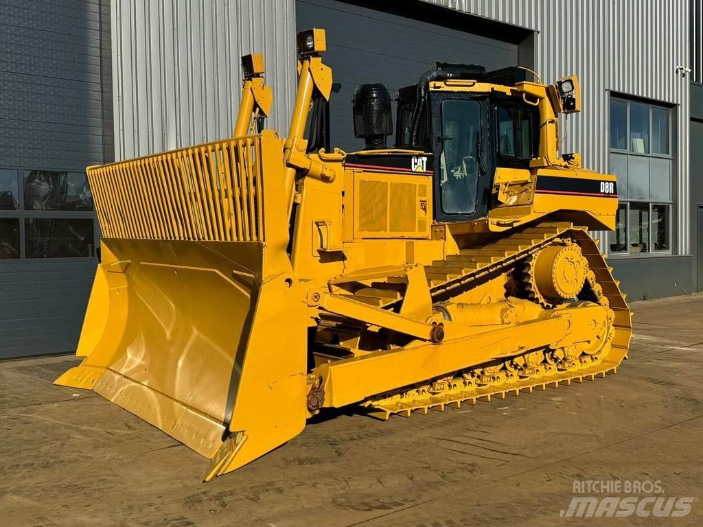 CAT D8R Telaketjupuskutraktorit