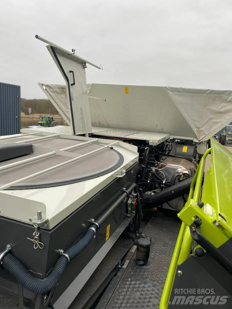 CLAAS LEXION 8800 Leikkuupuimurit