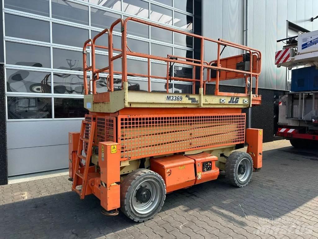 JLG M3369 Saksilavat