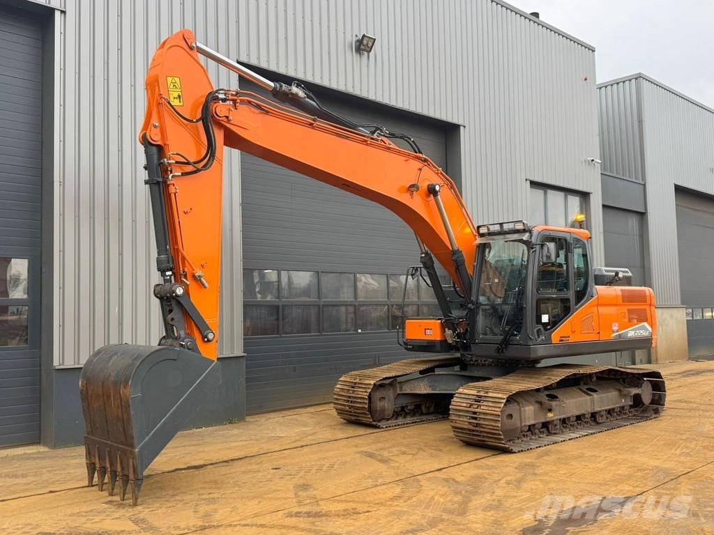 Doosan DX225LC-7 Telakaivukoneet