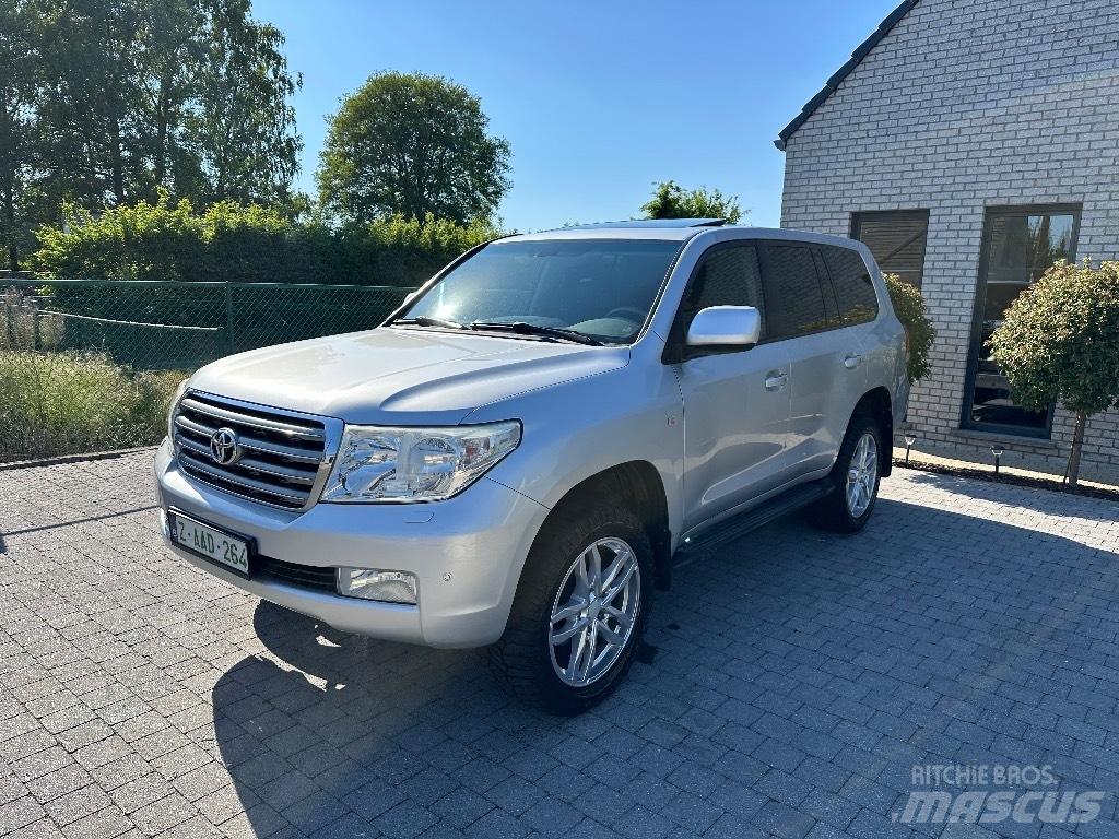 Toyota Landcruiser Maastoajoneuvot