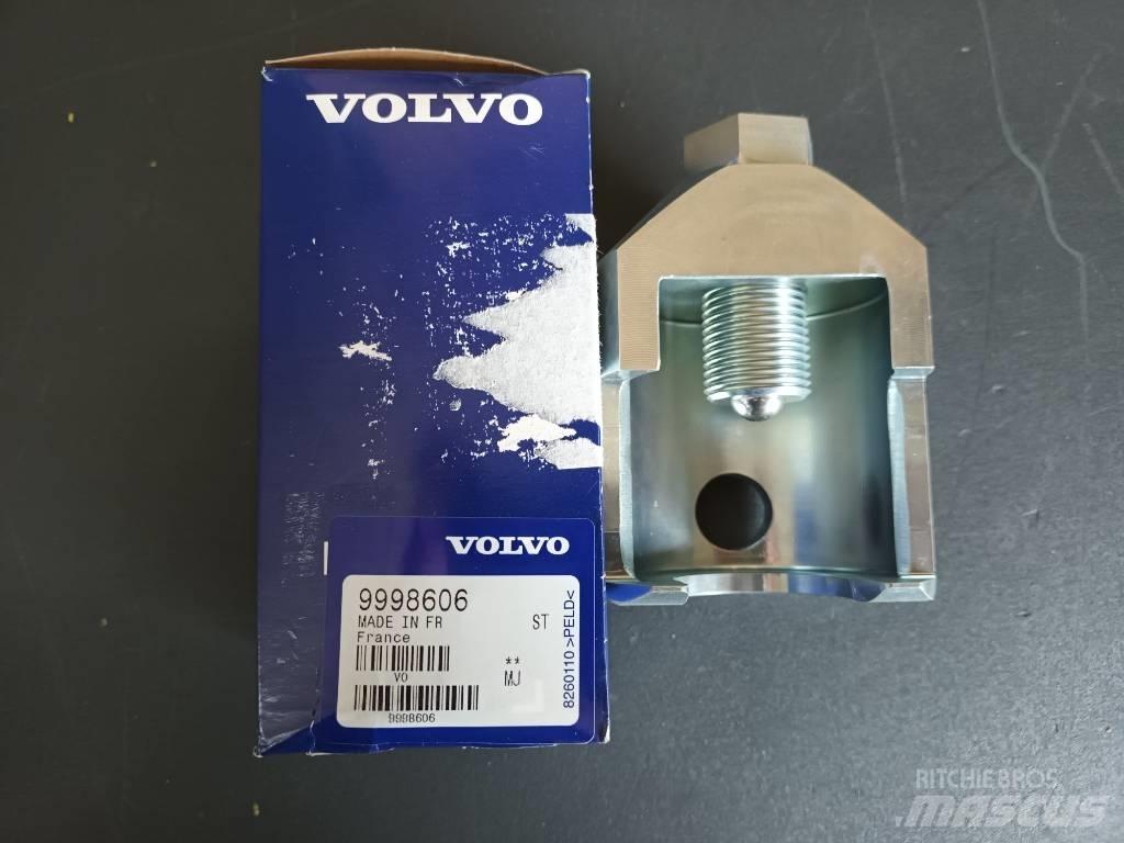 Volvo PULLER 9998606 Moottorit