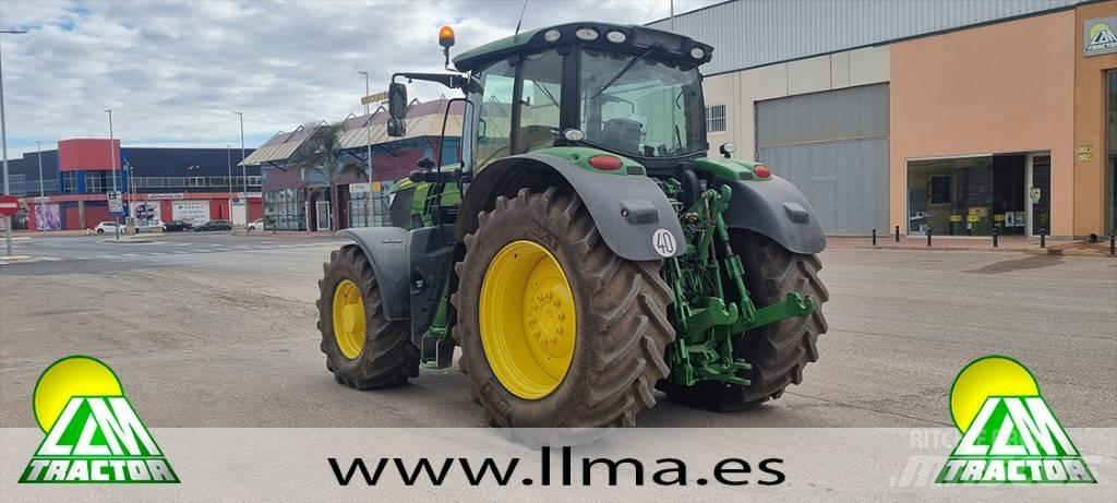 John Deere 6215 R Traktorit
