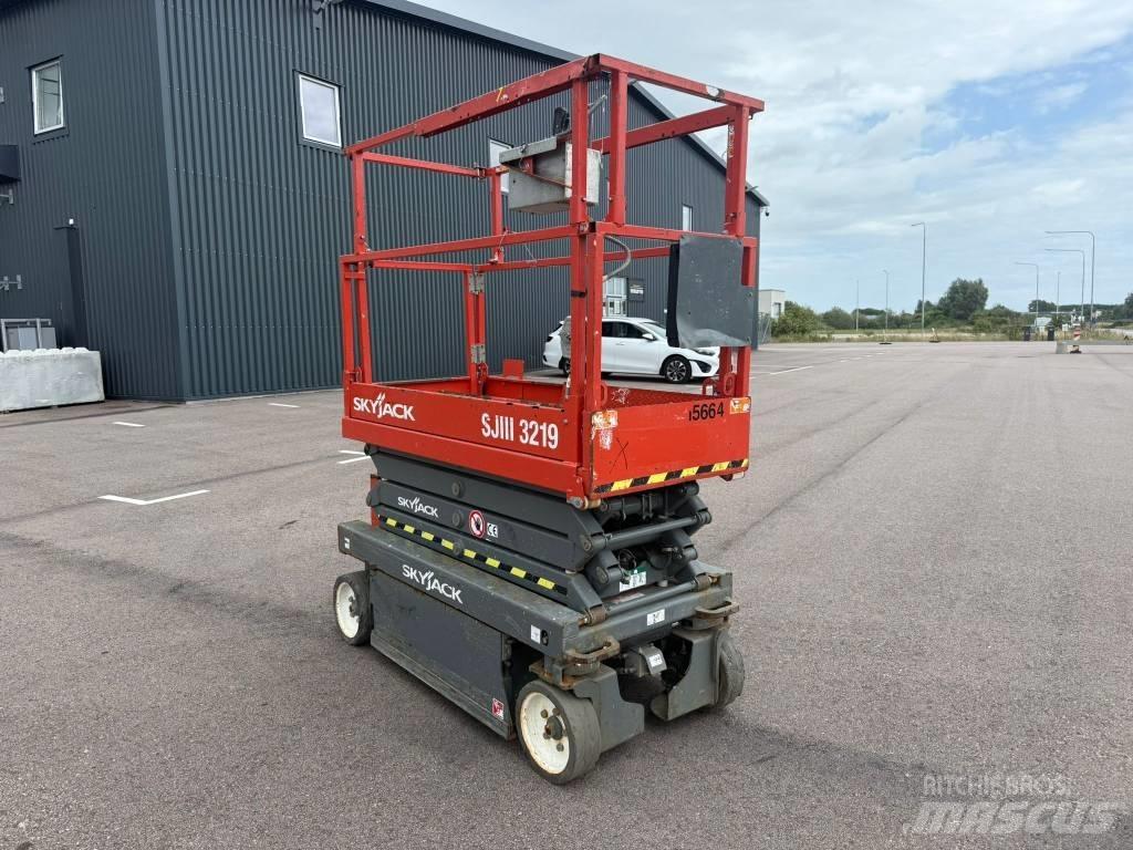 SkyJack SJ 3219 Saksilavat