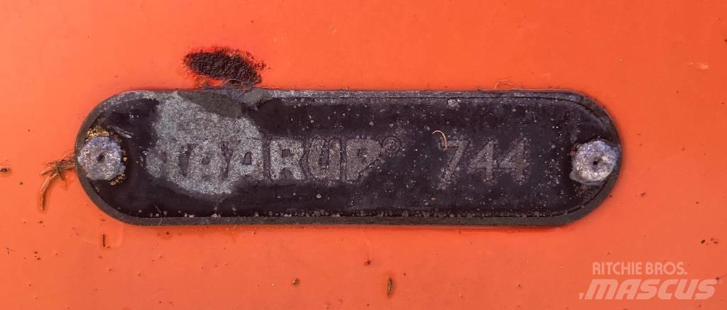 Taarup 744 Pöyhimet ja haravat