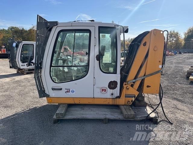 Liebherr A 934 C HD Ohjaamo ja sisusta