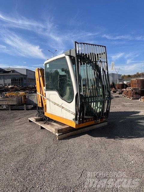 Liebherr A 934 C HD Ohjaamo ja sisusta