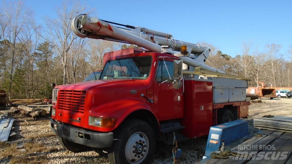 International 4700 Nostolava-autot