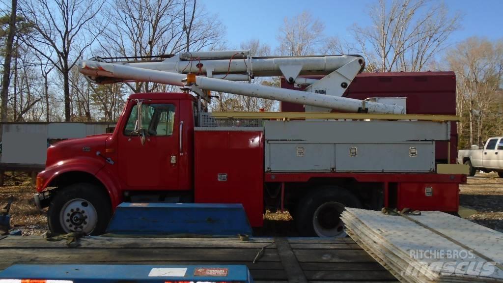 International 4700 Nostolava-autot