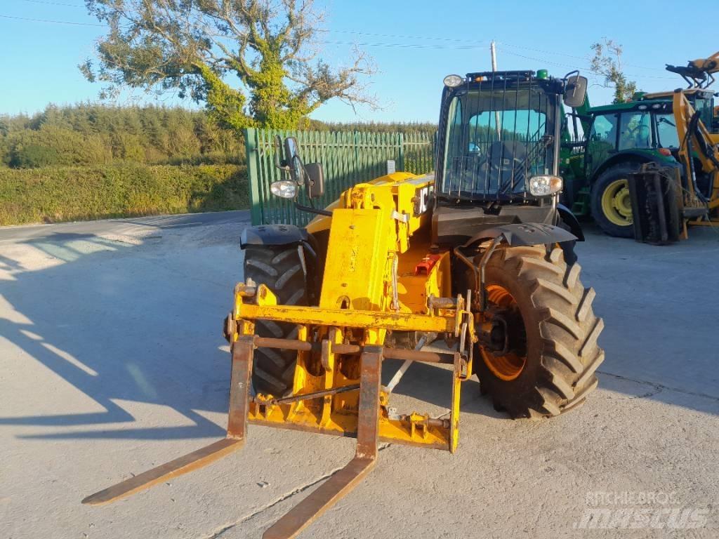 JCB 531-70 Maatalouskurottajat