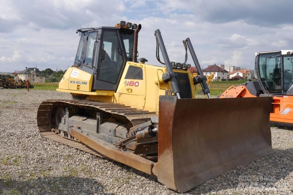 New Holland D 180 Telaketjupuskutraktorit