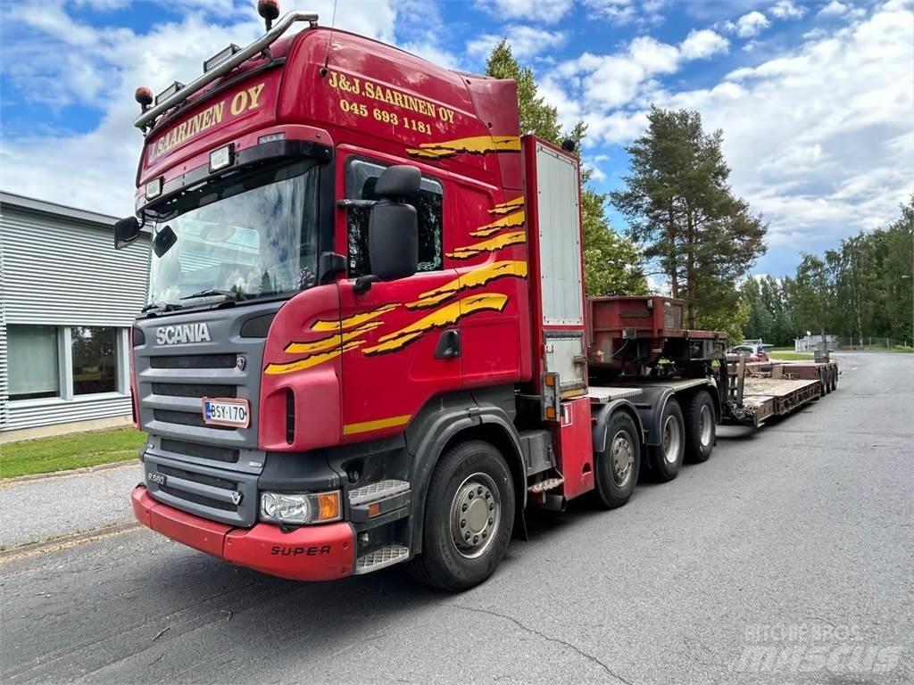 Scania R560 8x4 Vetopöytäautot