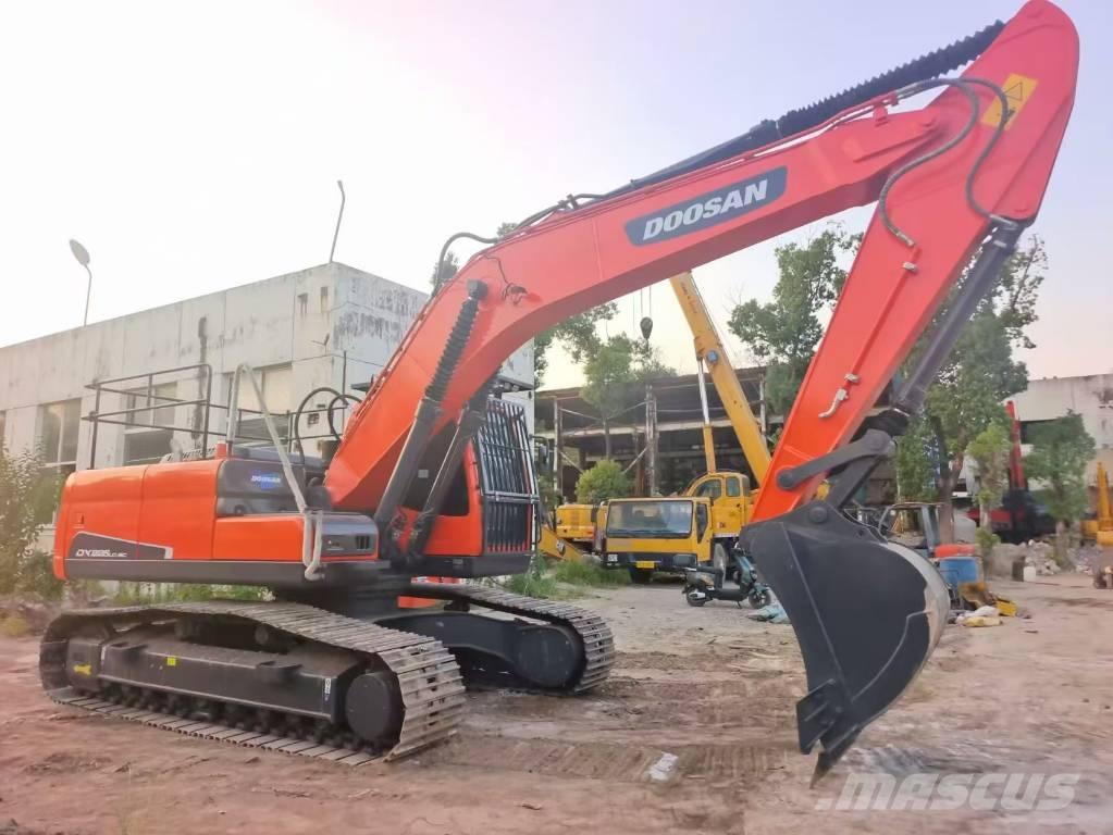 Doosan DX 225 LC Telakaivukoneet