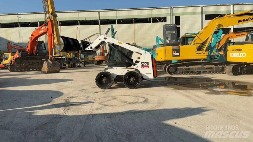 Bobcat S 220 Liukuohjatut kuormaajat