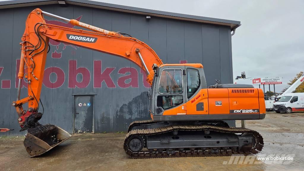 Doosan DX 225 LC Telakaivukoneet