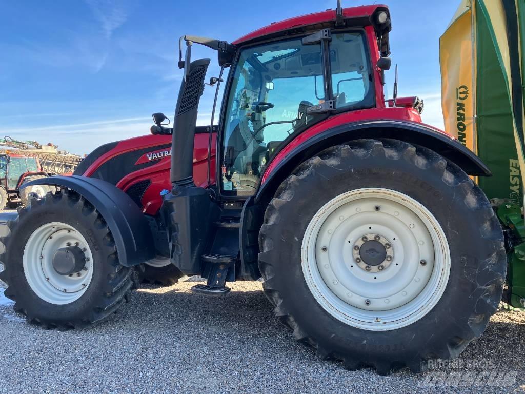 Valtra T234 V Traktorit