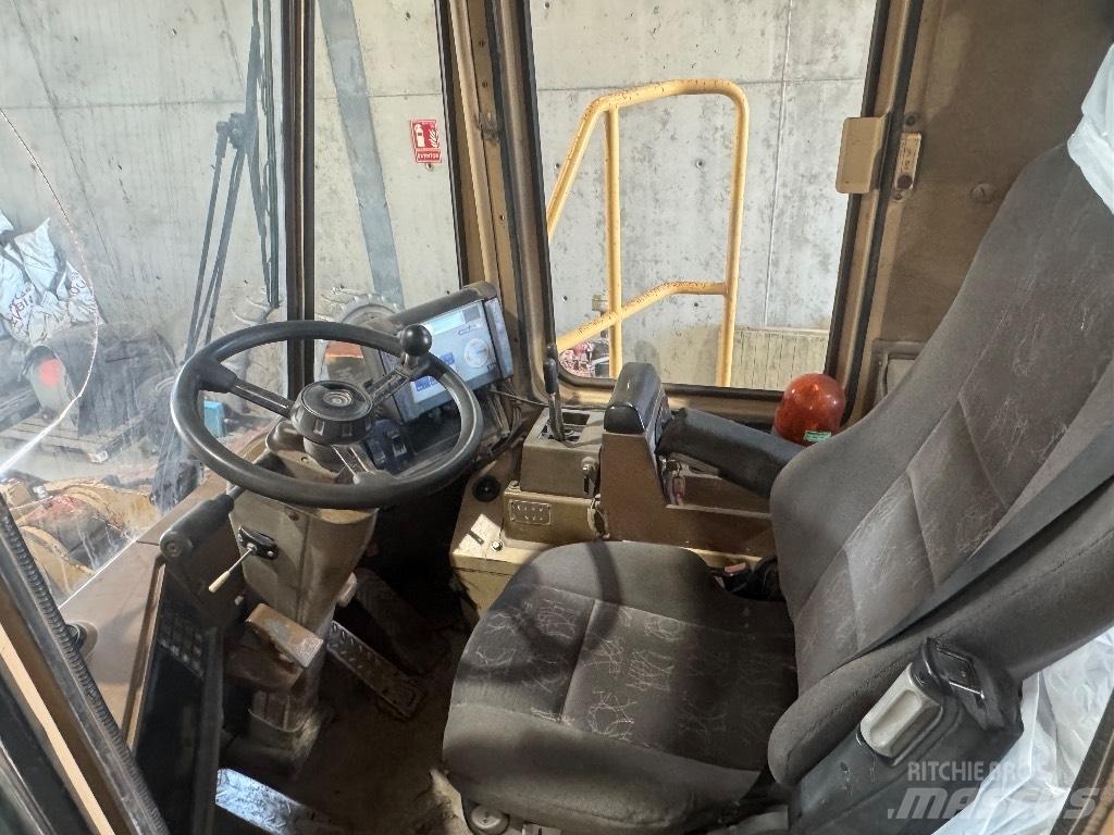 CAT 966 F Pyöräkuormaajat