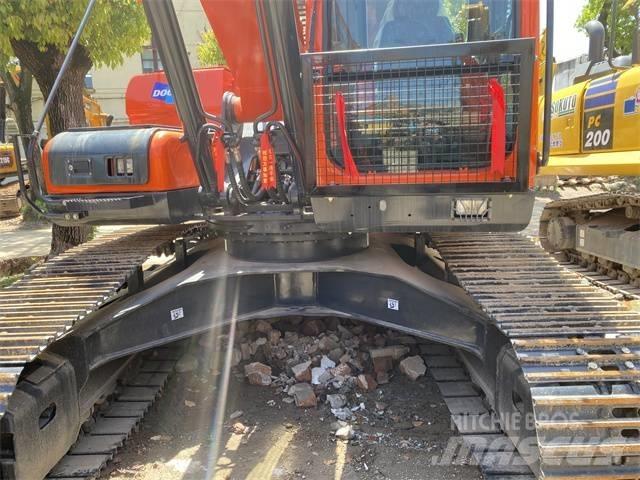 Doosan DX 225 LC Telakaivukoneet