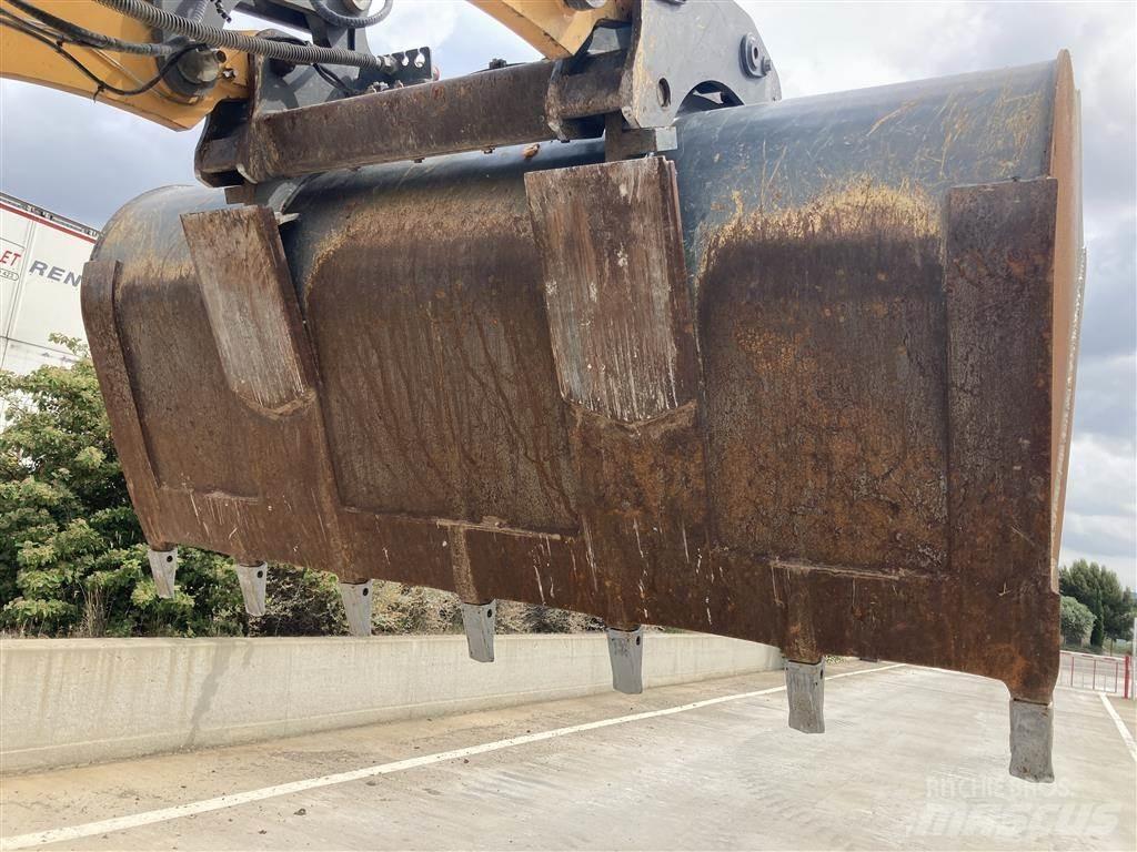 Liebherr L 526 Pyöräkuormaajat