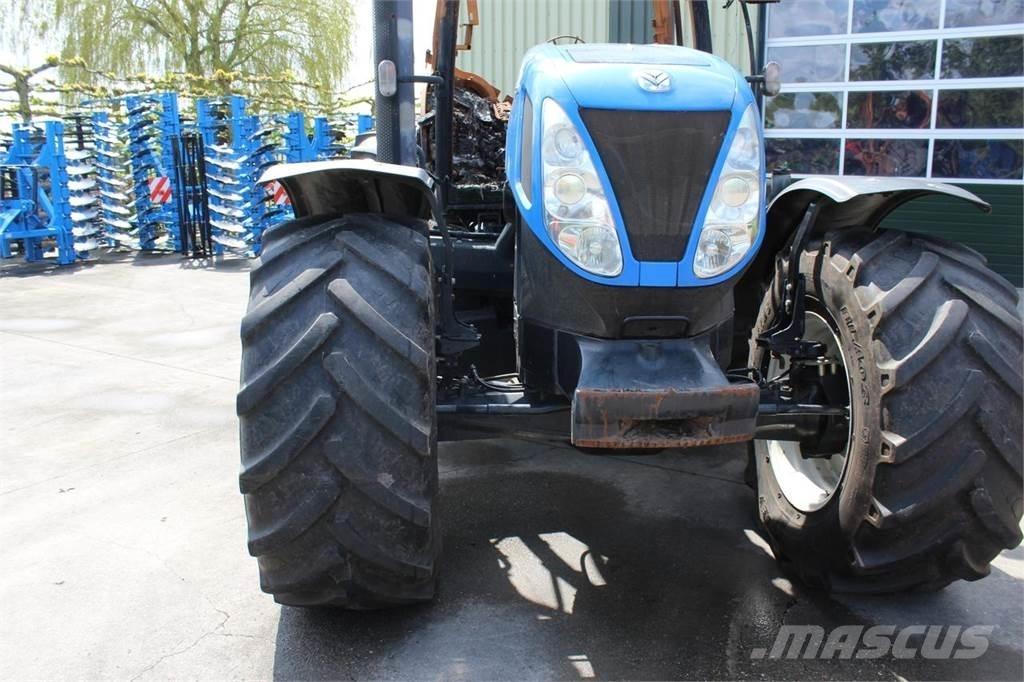New Holland T7030 Traktorit