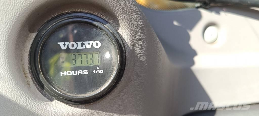 Volvo ECR235EL Telakaivukoneet