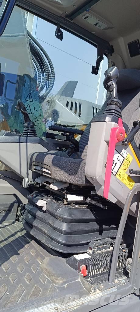 Volvo ECR235EL Telakaivukoneet