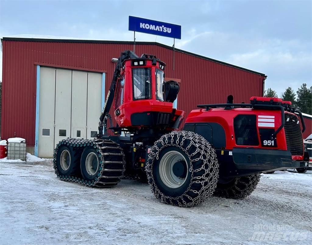 Komatsu 951 Harvesterit