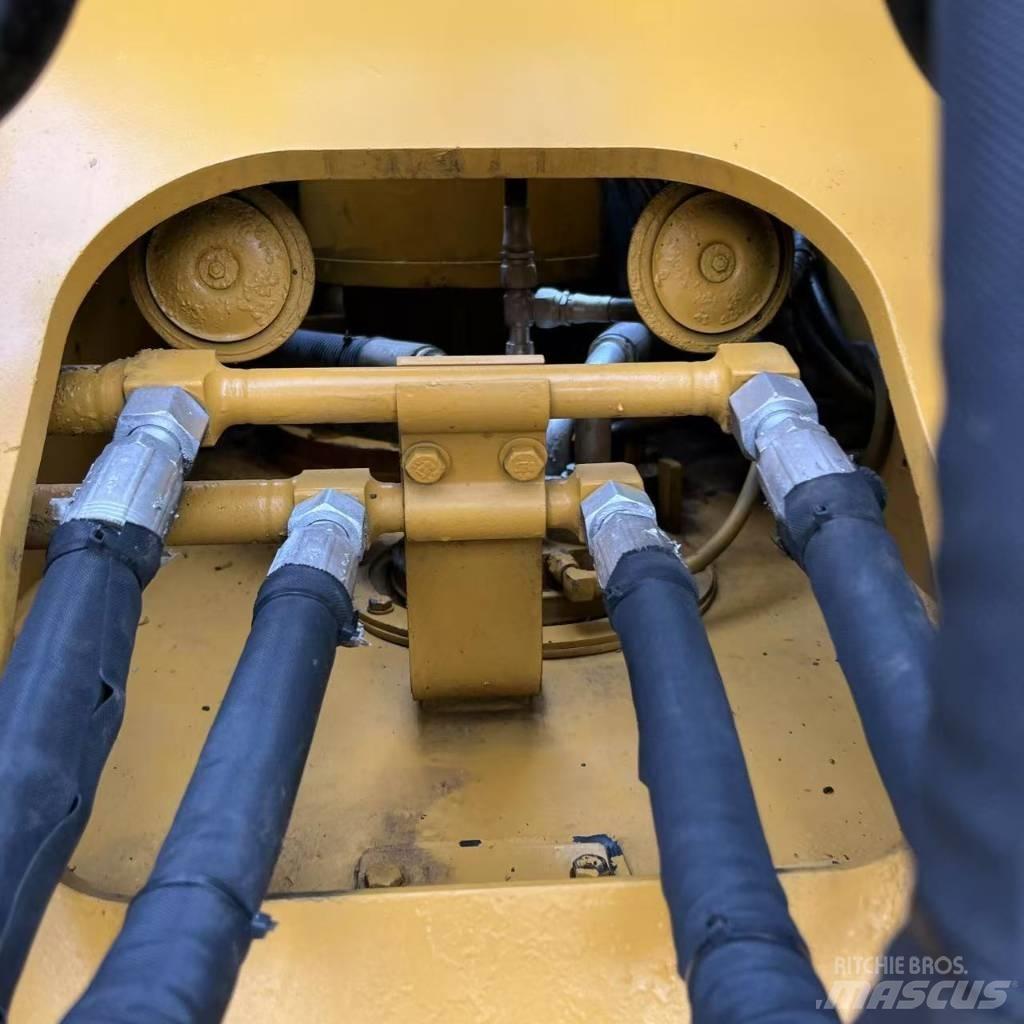 CAT 320D2 Midikaivukoneet 7t - 12t