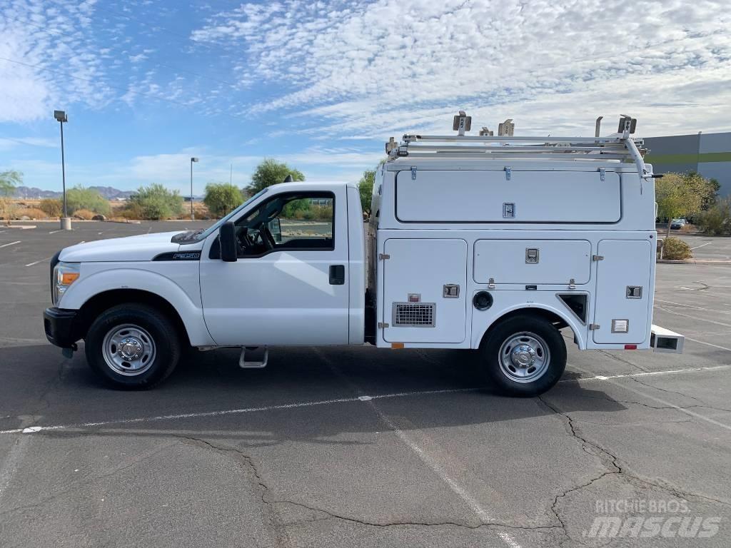 Ford F 350 Lava-autot