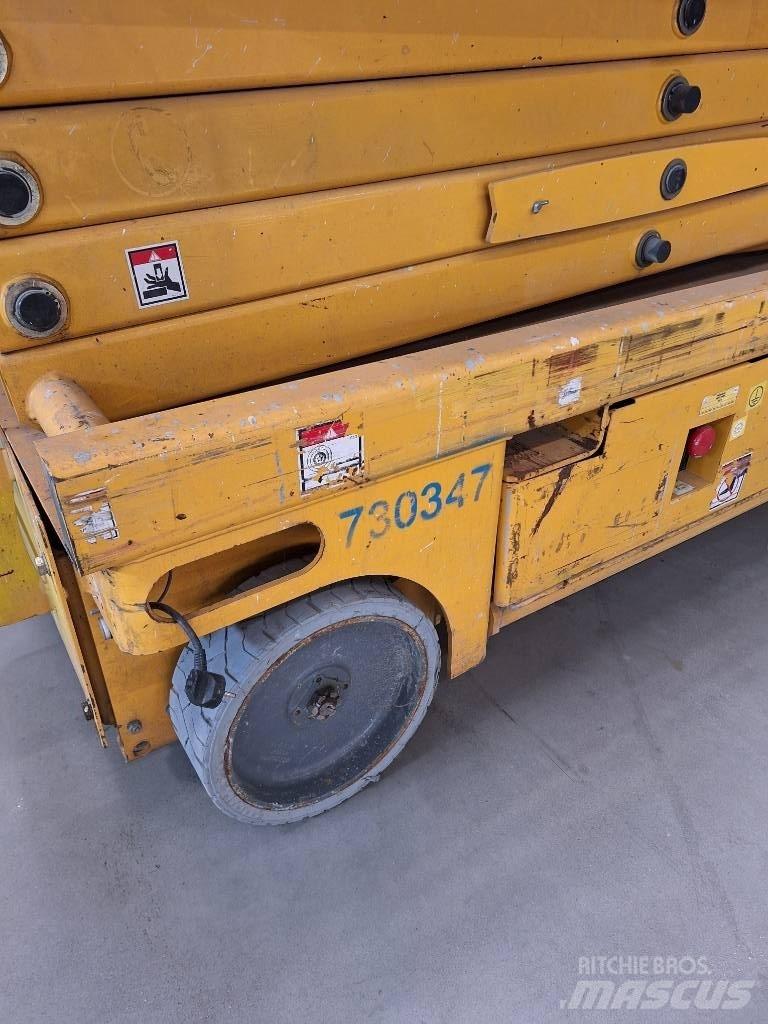 Haulotte Compact 12 Saksilavat