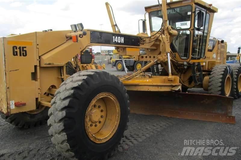CAT 140H Tiehöylät