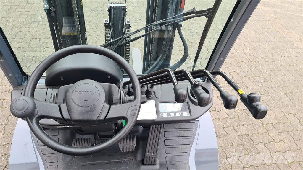 Toyota 02-8FGF25 Nestekaasutrukit