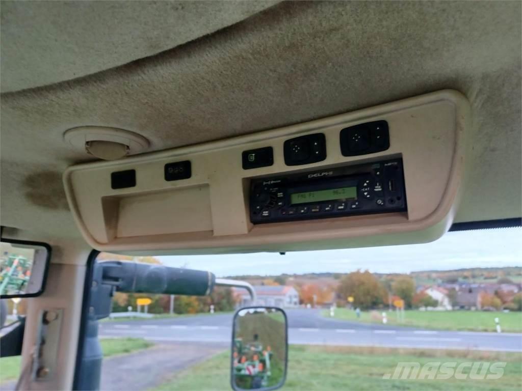 John Deere 8335R Traktorit