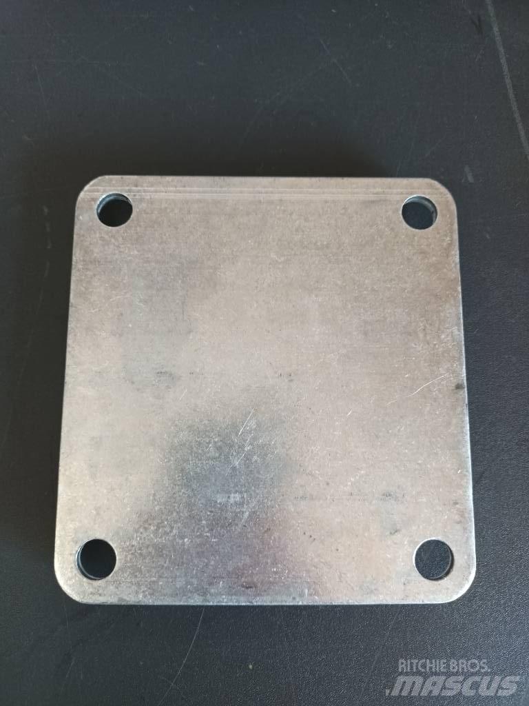 Volvo COVER 1669376 Moottorit