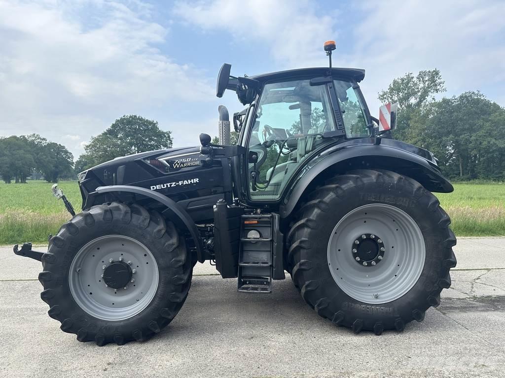 Deutz-Fahr 7250TTV Traktorit