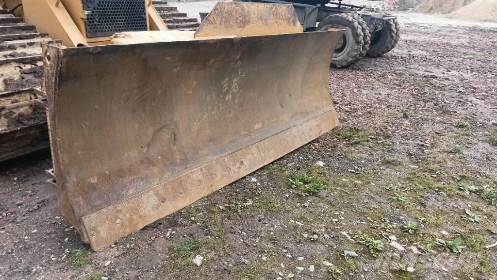 CAT D5H LGP Telaketjupuskutraktorit