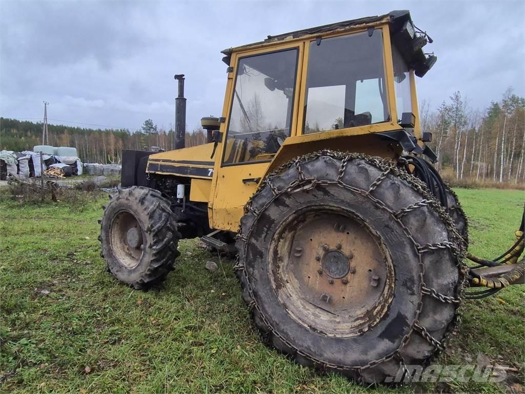 Valtra 715M Traktorit