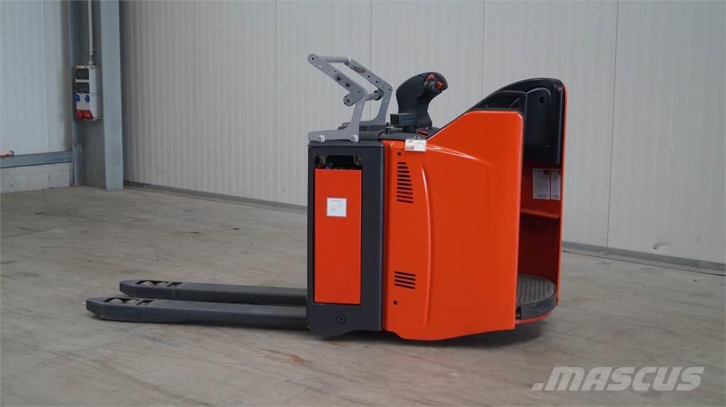 Linde T20SP kurz Lavansiirtotrukit