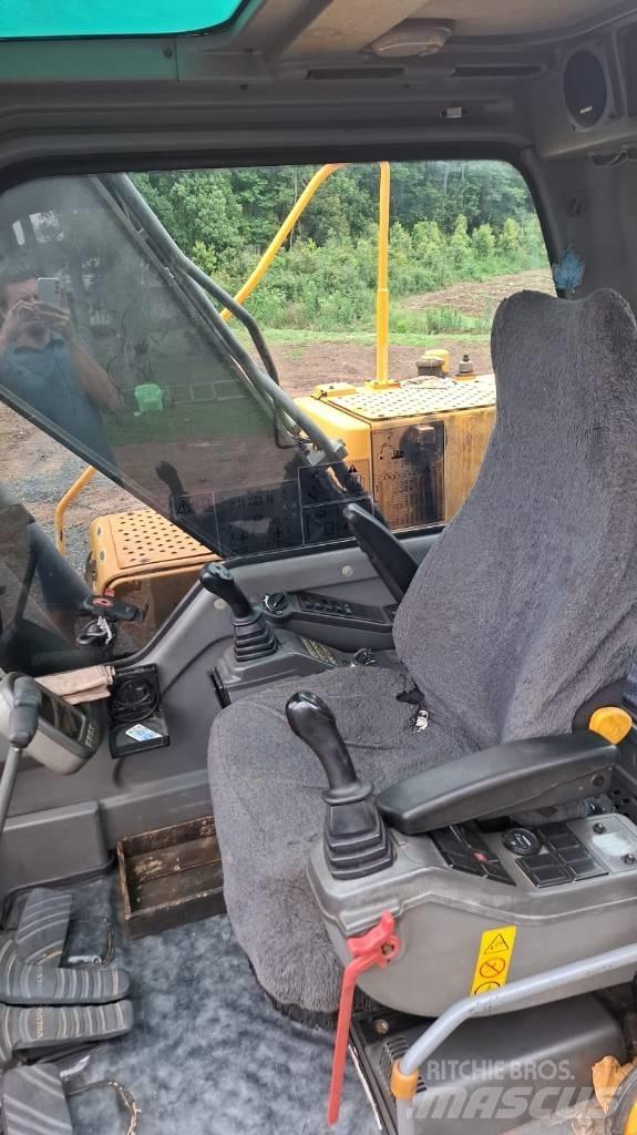 Volvo EC210B Telakaivukoneet