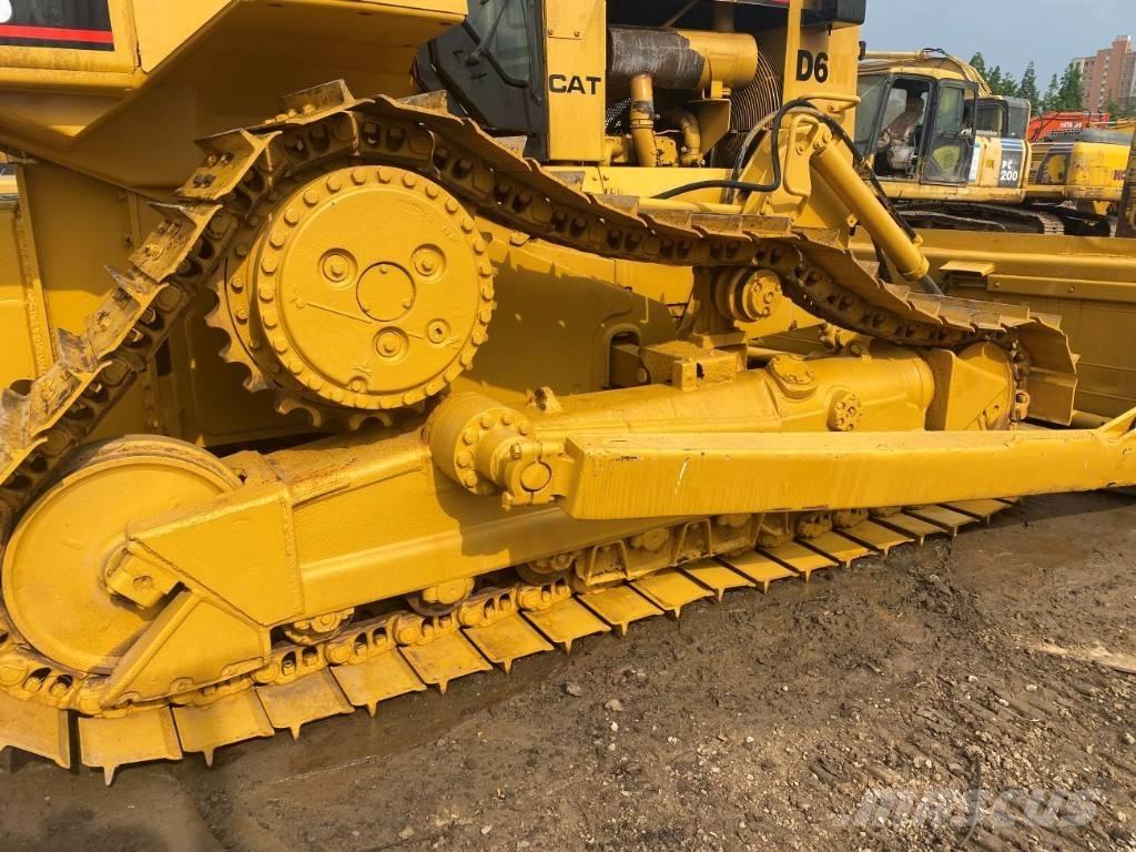 CAT D6R Telaketjupuskutraktorit