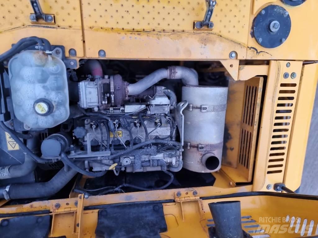 JCB JS 220 LC Telakaivukoneet