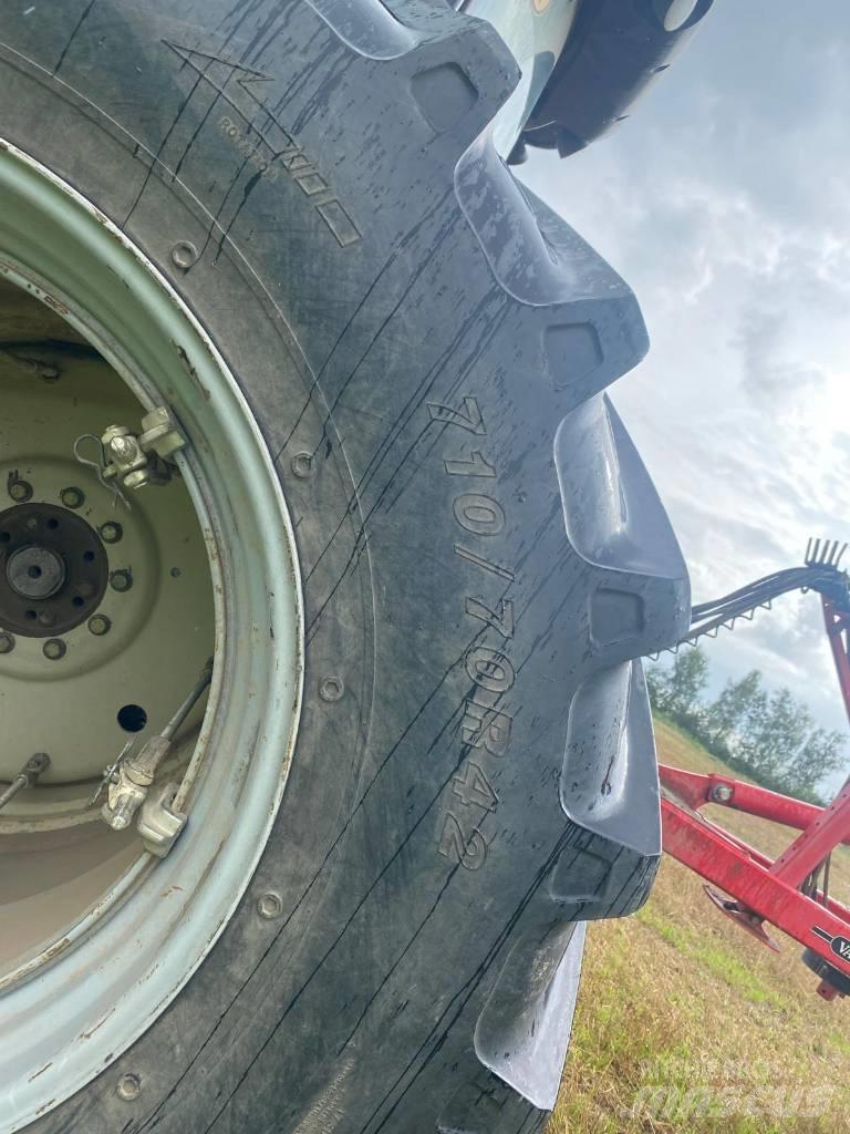 Versatile 310 Traktorit