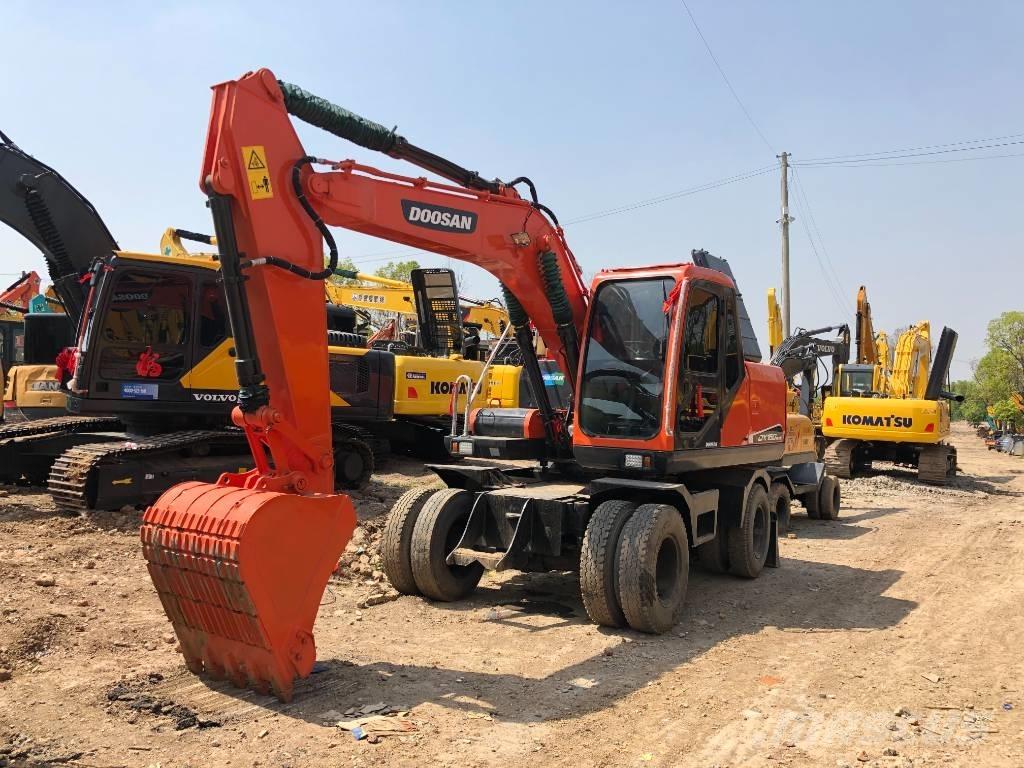 Doosan DX150W Pyöräkaivukoneet