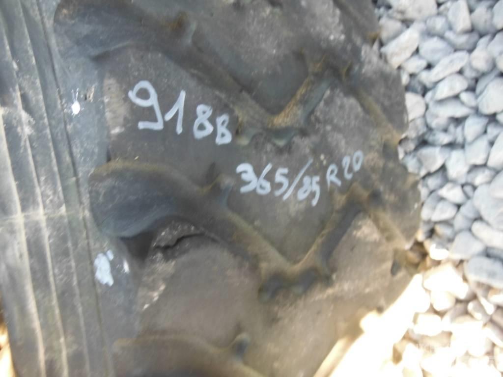 Michelin 365/85R20 Renkaat ja vanteet